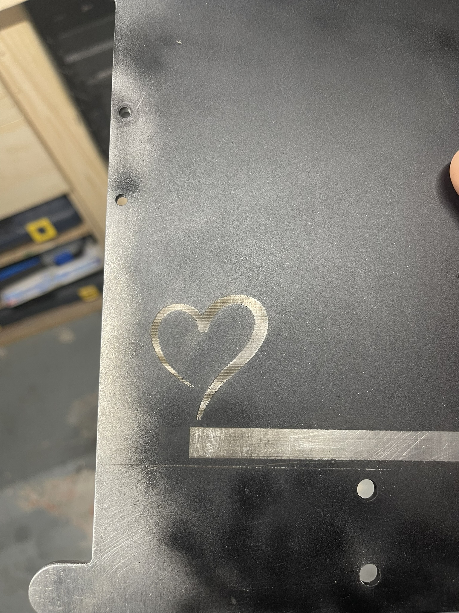 Premier test de gravure sur pièce métallique